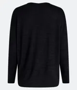 Blusa de manga larga Marfinno en color negro, confeccionada en media malla texturizada, con escote en V y diseño clásico.