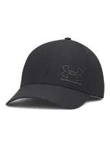 Gorra de béisbol Under Armour de perfil bajo, color negro, con panel frontal estructurado y visera precurvada. Presenta el logo de la marca en relieve en el frente y tecnología ArmourVent para mayor transpirabilidad.