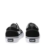 Championes urbanos Pony de corte bajo, color negro con detalles en blanco. Presentan el logo característico de la marca en el lateral, cordones blancos y suela de goma blanca con franja negra.