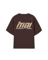 Remera color crema de corte holgado con mangas cortas y estampado en la espalda con el logo de la marca Ittai en color marrón.