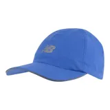 Gorro deportivo azul con logo de New Balance reflectivo en el frente y borde reflectivo en la visera.