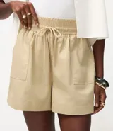 Short runner marrón de sarga con cintura mediana elástica, lazo de ajuste y bolsillos laterales.