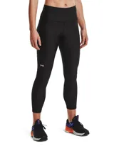 Calza deportiva Under Armour de tiro alto, confeccionada en tejido HeatGear ultraligero que absorbe el sudor y se seca rápidamente. Presenta un diseño ajustado con costuras planas ergonómicas, cintura antideslizante y bolsillo lateral.