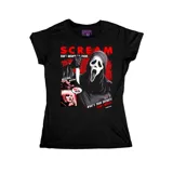 Remera negra de corte entallado con estampa frontal temática de la película Scream, que incluye al personaje Ghostface, elementos gráficos de cómic y frases icónicas del film.