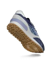 Championes Morrison Alpha, color azul marino con detalles en gris y beige.