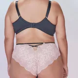 Soutien negro con detalles de puntilla rosa, con aro y copa. Breteles elásticos anchos regulables.