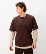Remera masculina Blue Steel de manga corta y cuello redondo, con diseño liso y calce amplio de corte boxy.
