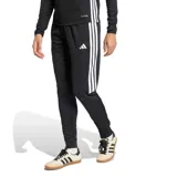 Pantalón de entrenamiento Adidas Tiro 26 Essentials para mujer, color negro con las clásicas tres tiras blancas en los laterales y el logo de la marca bordado en la pierna. Cuenta con cintura elástica y diseño cómodo ideal para la actividad física.