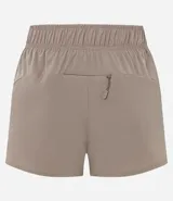 Bermuda deportiva modelo runner de corte holgado, con cintura elástica, bajo redondeado y bolsillo funcional trasero. Confeccionada en tejido de poliéster con elastano.