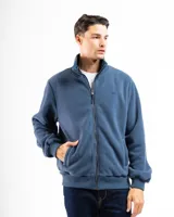 Campera de polar azul con cierre frontal completo y cuello alto. Presenta puños y cintura con elástico acanalado. Tiene un pequeño logo bordado en el pecho.