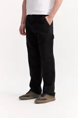 Pantalón cargo baggy color blanco de 100% algodón, con bolsillos laterales y caída suelta de estilo urbano.