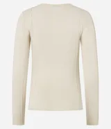 Suéter color crema de tricot con cuello redondo y manga larga.