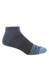 Medias cortas de algodón marca Hush Puppies, en tonos gris, azul y celeste, con diseño a rayas en el empeine y puntera celeste.