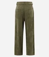 Pantalón wide leg de terciopelo canelado color verde militar, de corte largo, piernas amplias y caída fluida.