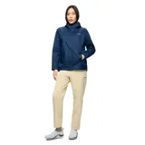 Campera impermeable Merrell modelo Fallon, color azul marino, con capucha ajustable, cierre frontal con solapa, bolsillos laterales con cierre y puños ajustables con velcro.