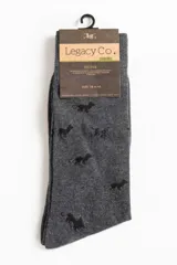 Medias grises con diseño estampado de gatos y la palabra 'Legacy' en el empeine.