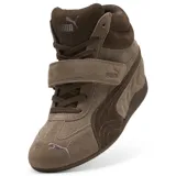 Championes Puma modelo Speedcat Wedge Wns, de caña alta y diseño con taco oculto, color marrón chocolate. Confeccionados en gamuza, incluyen cordones, tira de velcro con el logo grabado en el empeine y suela de goma inspirada en el automovilismo.