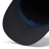 Gorra técnica azul marino con paneles perforados láser en los laterales y el logo de Columbia impreso en el frente.
