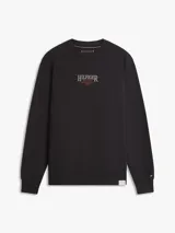 Buzo negro de cuello redondo con detalle de logo bordado en el pecho, de corte clásico y mangas largas con puños acanalados.
