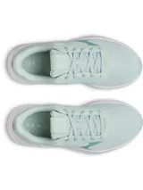 Championes de entrenamiento Under Armour modelo Aurora 3, color verde menta con suela blanca. Presentan una parte superior de malla transpirable con detalles superpuestos y amortiguación Charged+ en la mediasuela para mayor comodidad.