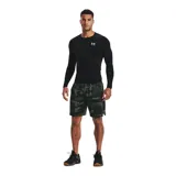 Remera deportiva blanca de manga larga Under Armour HeatGear®, con paneles de malla en axilas y espalda para ventilación, costuras ergonómicas y construcción híbrida de manga raglán para mayor rango de movimiento.