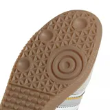 Championes adidas modelo Samba edición especial Real Madrid, color blanco con detalles en gris y amarillo, puntera de gamuza y suela de goma color caramelo.