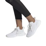 Championes Adidas Response Super W de mujer, color blanco con las tres tiras características de la marca en color crema.