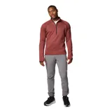 Pantalón técnico de senderismo color gris, con ajuste ergonómico, bolsillos con cierre y puños ajustables. Cuenta con tecnología de protección solar y repelencia a la humedad.