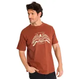 Remera de algodón color terracota con cuello redondo y manga corta. Presenta un estampado gráfico en el pecho con la figura de un águila y la inscripción 'The Original A Tractor Co'.