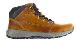 Botas de cuero estilo trekking en color beige arena, con cordones reforzados, cuello acolchado y suela de goma con relieve antideslizante.