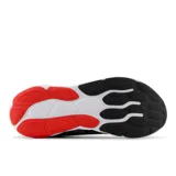 Championes New Balance 460 de hombre, color gris con detalles en negro y blanco. Presentan el logo de la marca en el lateral y suela con detalles en rojo.