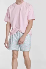 Short de baño Berto, con diseño estampado de hojas en tonos rosados y celestes, cintura elástica con cordón ajustable.