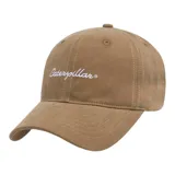 Gorra tipo baseball color marrón claro, con visera curva y logo de la marca bordado en hilo blanco en la parte frontal.