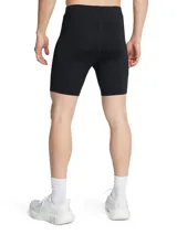 Calza corta deportiva Under Armour modelo Launch, de ajuste ceñido y diseño ergonómico. Confeccionada en tejido elástico de secado rápido con tecnología de control de olores, cuenta con cintura elástica y bolsillos internos.