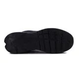 Zapatillas deportivas color caqui, con suela negra y detalles en gris.