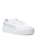 Championes Puma modelo Carina Mia, de diseño urbano con plataforma. Presentan una capellada de cuero sintético en color blanco con detalles en celeste pastel en la franja lateral característica de la marca. Cuentan con suela de goma robusta y texturizada, cierre mediante cordones y plantilla SoftFoam+ para mayor amortiguación.