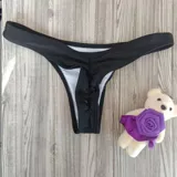 Bombacha de bikini tipo colaless con diseño plisado en el centro, confeccionada en tejido elástico.
