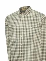 Camisa de manga larga RKF modelo Atacama para hombre, de diseño a cuadros en tonos verdes y beige. Cuenta con cuello abotonado, dos bolsillos frontales con solapa en el pecho y cierre frontal de botones.