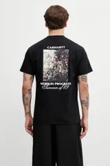 Remera de manga corta Carhartt WIP en color blanco, con cuello redondo y estampado fotográfico central de un atardecer con el logotipo de la marca debajo.