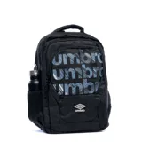 Mochila Umbro modelo Vibo, color negro, con compartimento principal con cierre, bolsillo frontal con estampa de la marca y bolsillo lateral de red para botella.