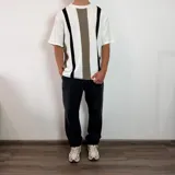 Pantalón de jean celeste de corte amplio, estilo baggy.