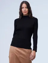 Buzo negro en tejido acanalado, marca Cable & Gauge. Cuello alto, manga larga con aplique de botones en puños.