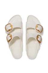 Sandalias Birkenstock Arizona Big Buckle Eva color blanco con hebillas grandes doradas.