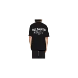 Remera Allsaints negra de manga corta, con corte oversize y pequeño estampado gráfico blanco en el pecho con la inscripción "Allsaints Krakow".