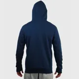 Campera deportiva Umbro color azul marino con cierre frontal, capucha con borde blanco, logo de la marca bordado en blanco en el pecho y bolsillos laterales.