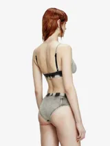 Soutien de copa suave Diesel confeccionado en tejido de punto elástico con efecto desteñido tipo denim. Presenta banda inferior elástica con logo de la marca.