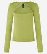 Blusa verde oliva de microfibra con mangas largas, cuello redondo con detalle torcido y abertura en el pecho.