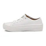 Zapatillas urbanas Moleca de lona blanca con plataforma y cordones.