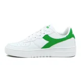 Championes urbanos Diadora Champion Spitfire II, color blanco con detalles en verde.