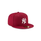 Gorra New Era 59FIFTY de los New York Yankees, color borgoña con logo bordado en blanco.